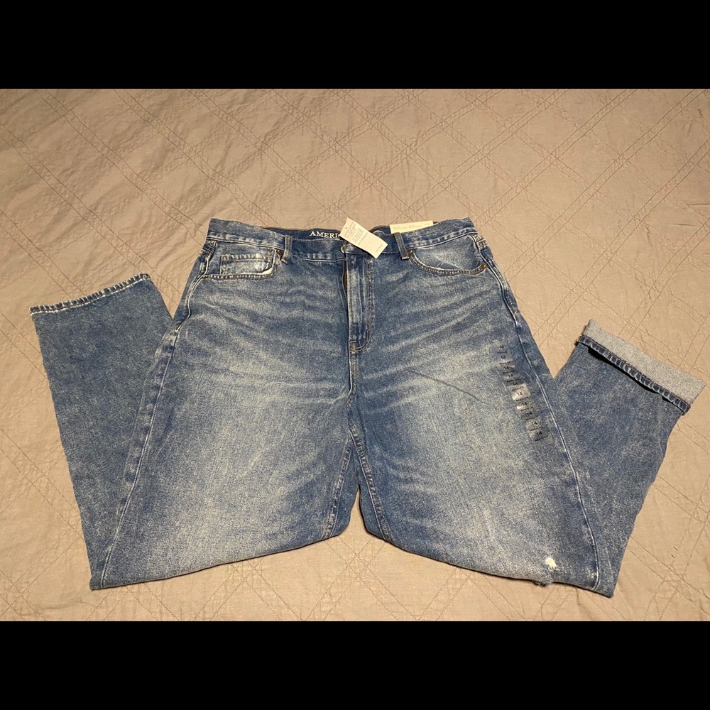 AE Mom Jeans NWT